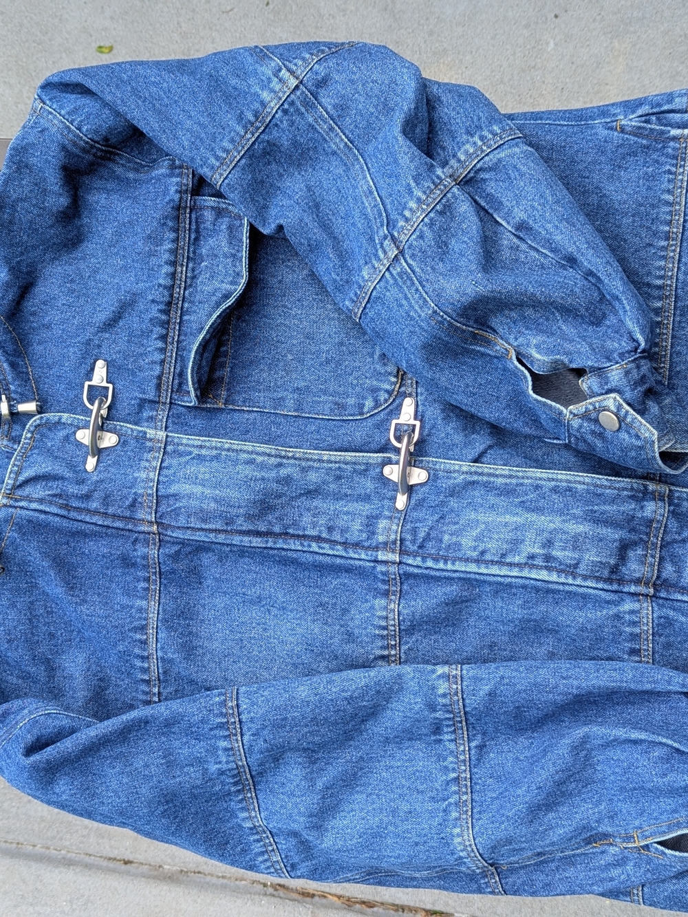 vintage denim hooded jacket features  fireman clasp closures WMs Small